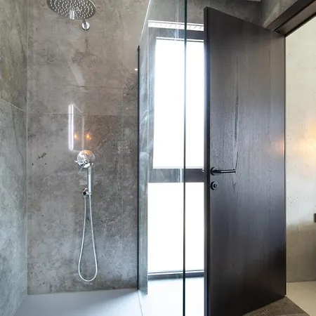 Luxury Besca With Sauna And Jacuzzi *