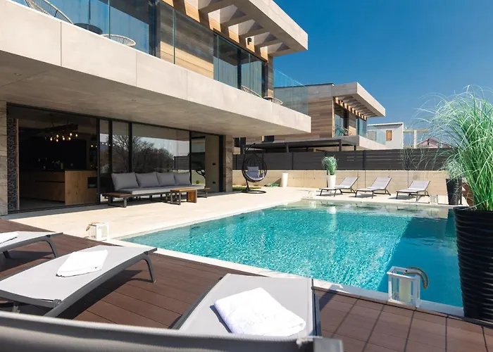 Luxury Besca With Sauna And Jacuzzi * باشْكا