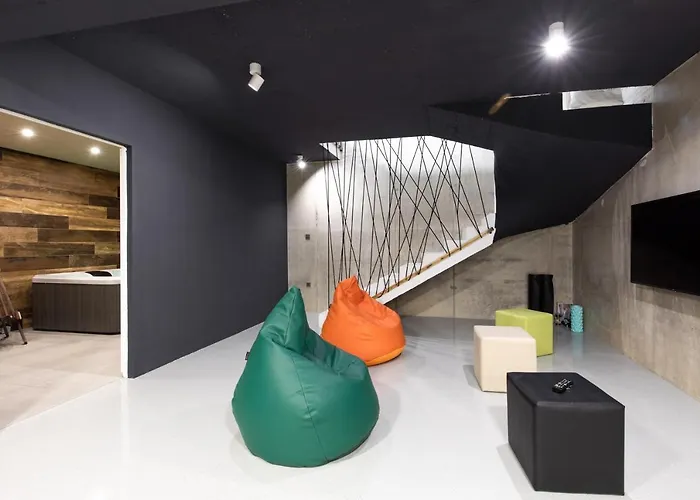 Luxury Besca With Sauna And Jacuzzi فيلة باشْكا