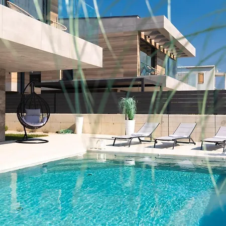 Luxury Besca With Sauna And Jacuzzi