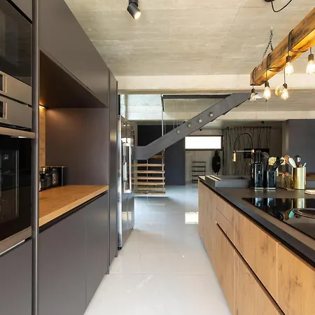 Luxury Besca With Sauna And Jacuzzi Vila