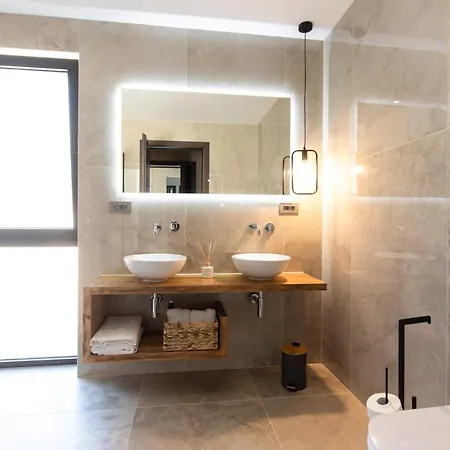 Vila Luxury Besca With Sauna And Jacuzzi