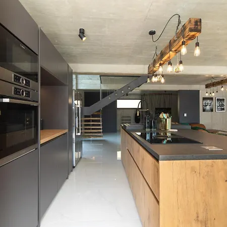 Vila Luxury Besca With Sauna And Jacuzzi *