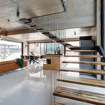 Luxury Besca With Sauna And Jacuzzi