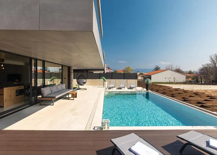 Luxury Besca With Sauna And Jacuzzi Βίλα