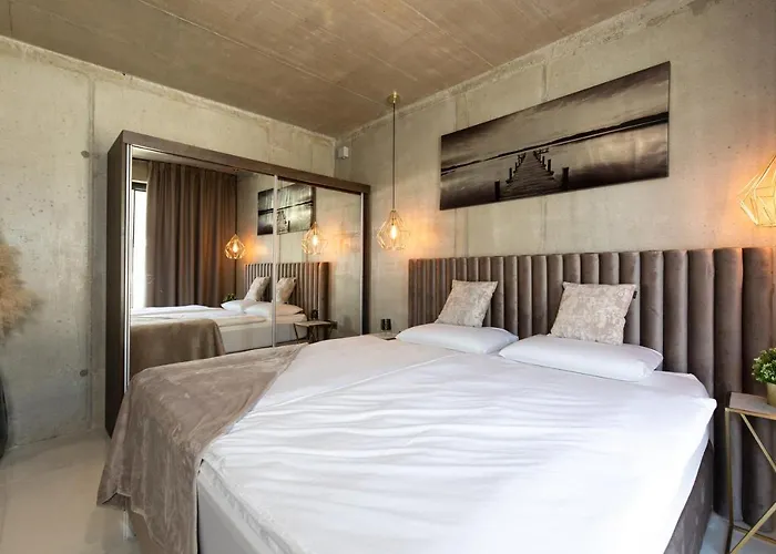 Luxury Besca With Sauna And Jacuzzi *