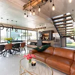 Luxury Besca With Sauna And Jacuzzi *