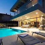 Luxury Besca With Sauna And Jacuzzi Вилла *