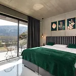 Luxury Besca With Sauna And Jacuzzi فيلة